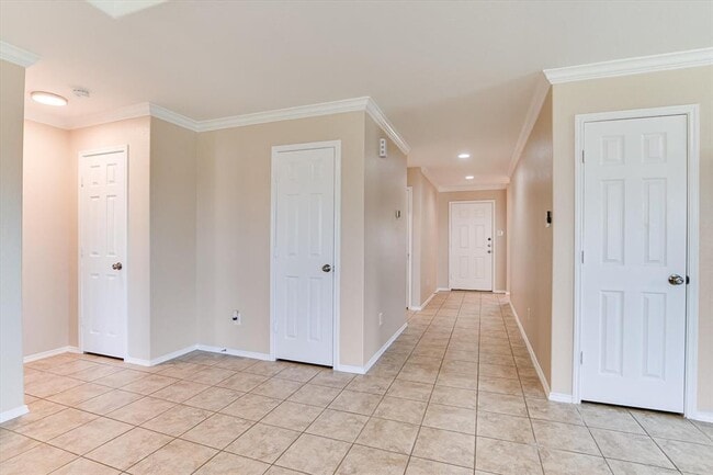 Photo - 101 King Elder Ln