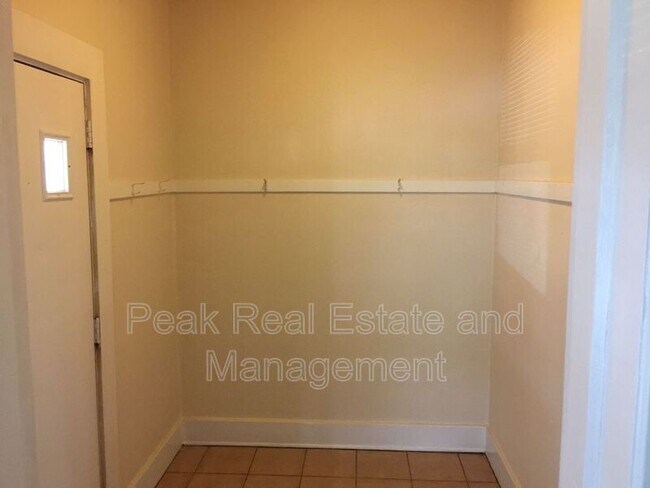 738 Oakland Ave SW