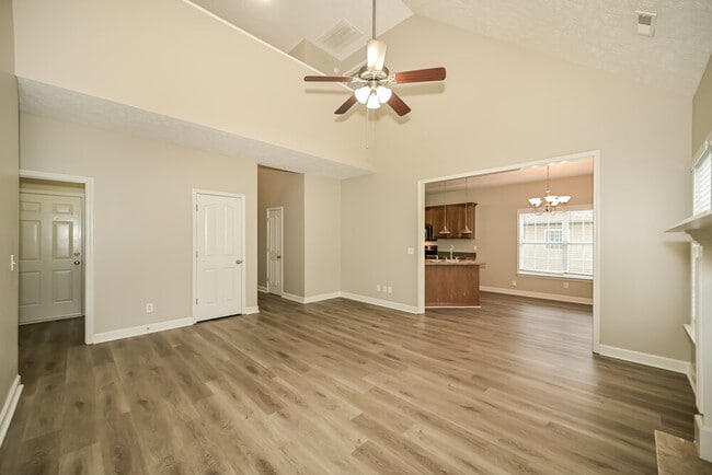 Photo - 1448 Jeter Way