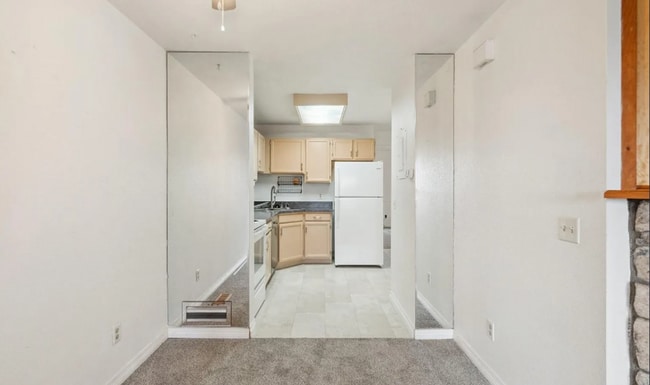Photo - Charming 1 Bedroom, 1 Bathroom Available I... Unit T19
