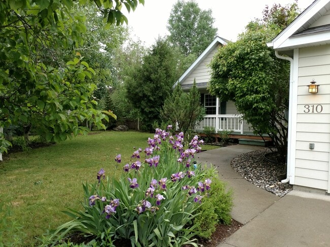 Photo - 310 N Sweetgrass Ave