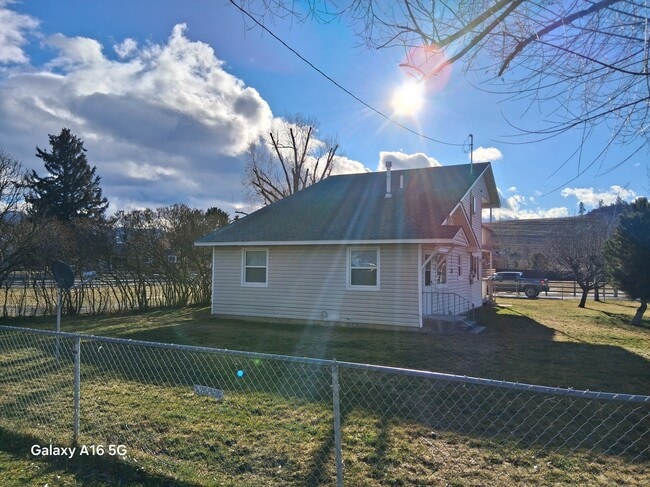 Photo - 2424 Mc Cauley Ln