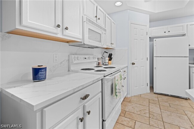 Building Photo - 14967 Rivers Edge Ct Unit B2