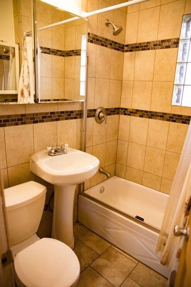 Photo - 1082-11 Unit 1AND2