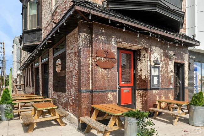 Building Photo - 635 W Girard Ave Rental
