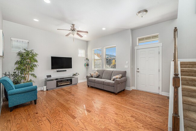 Photo - Gorgeous 4 bed 3.5 bath Home Available in ...