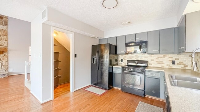 Photo - 9232 Deepwater Dr