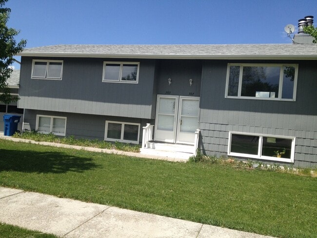 Photo - 3 Bedroom, 1 Bathroom Unit in Duplex for Rent