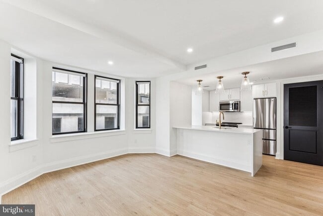 Building Photo - 135 S 19th St Unit 409 Rental