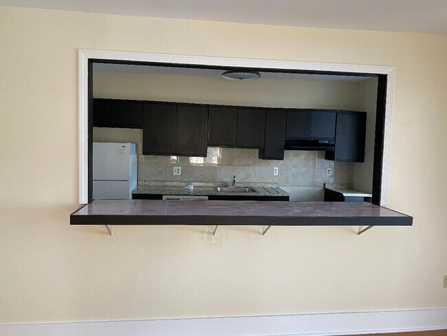 Photo - 558 Orange St Unit 202