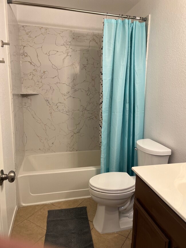 Photo - 2128 Jayhawk Dr