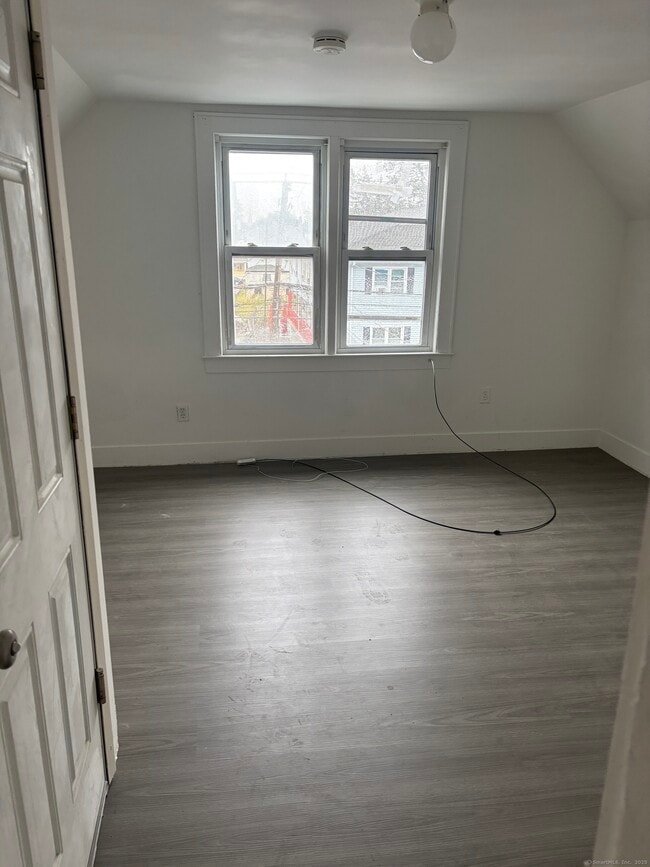 Photo - 1275 Howard Ave