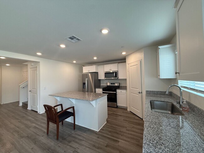 Photo - West Lancaster 4 bedroom!