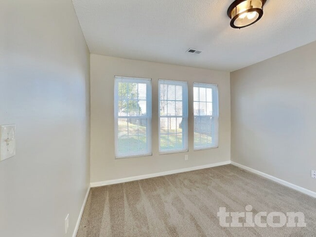 Photo - 4047 Windstream Ct