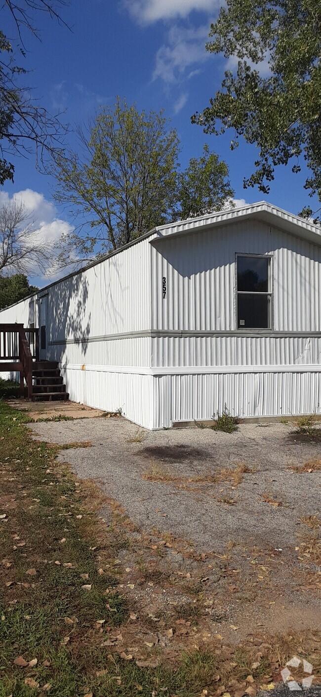 Building Photo - 357 Golden Dale Dr Rental