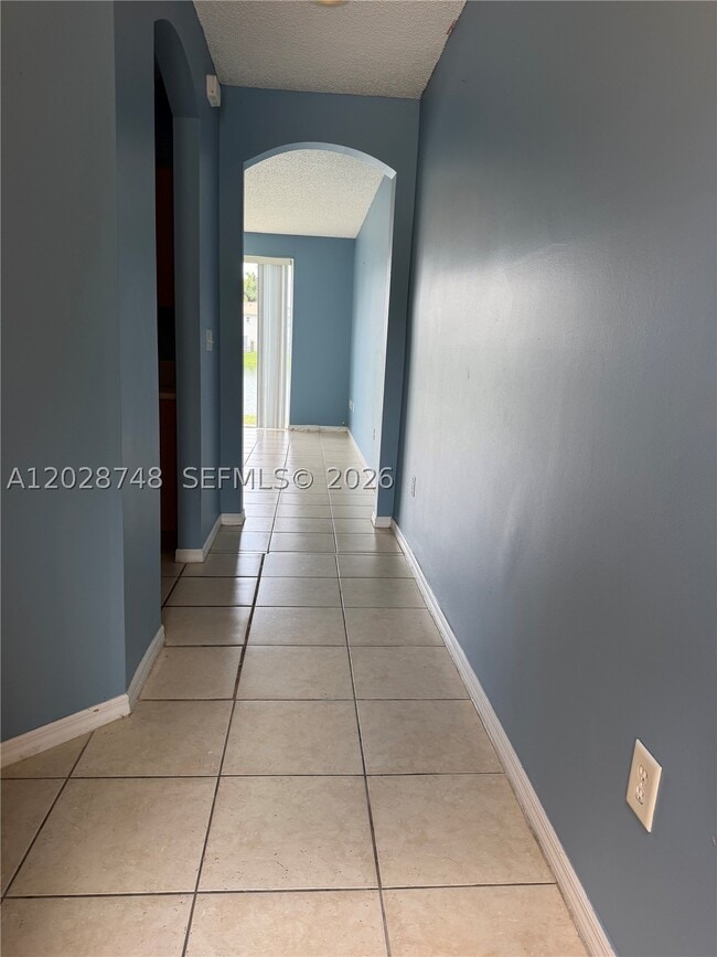 Photo - 994 NE 42nd Ave