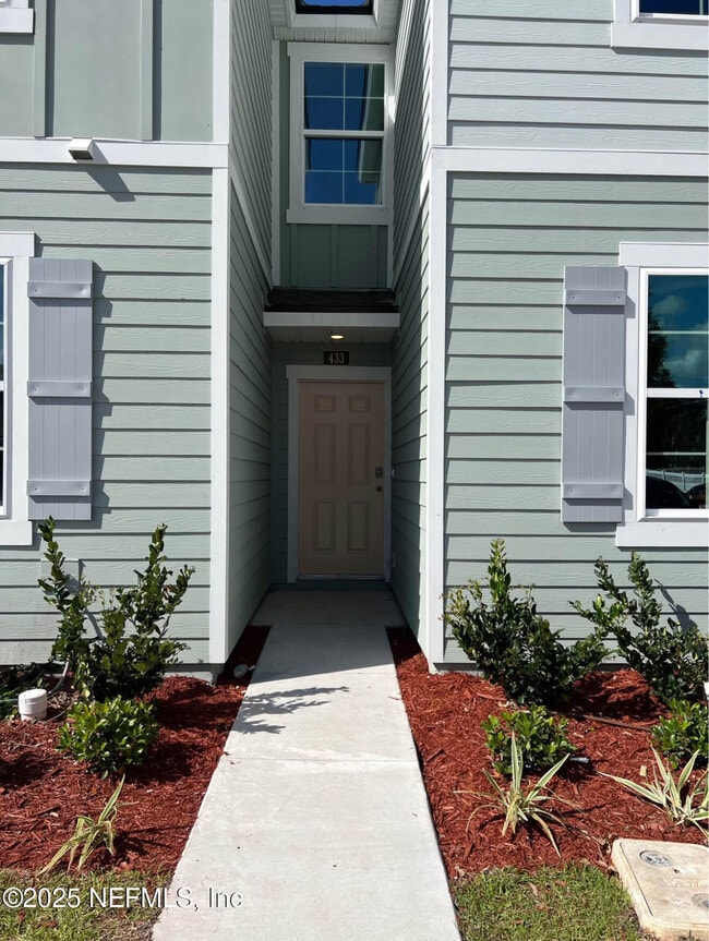 Building Photo - 433 Running Wds St Rental