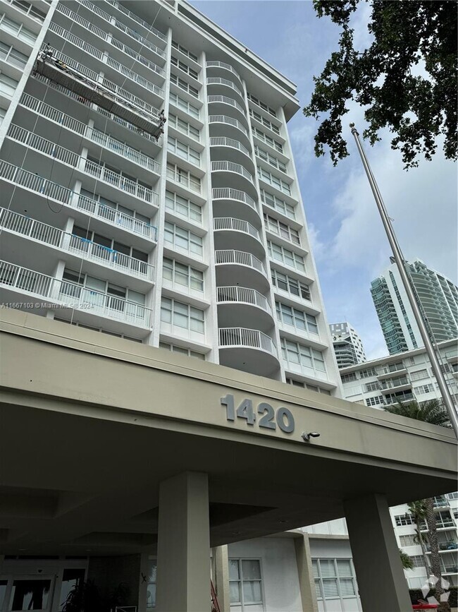 Building Photo - 1420 Brickell Bay Dr Unit 103 Rental