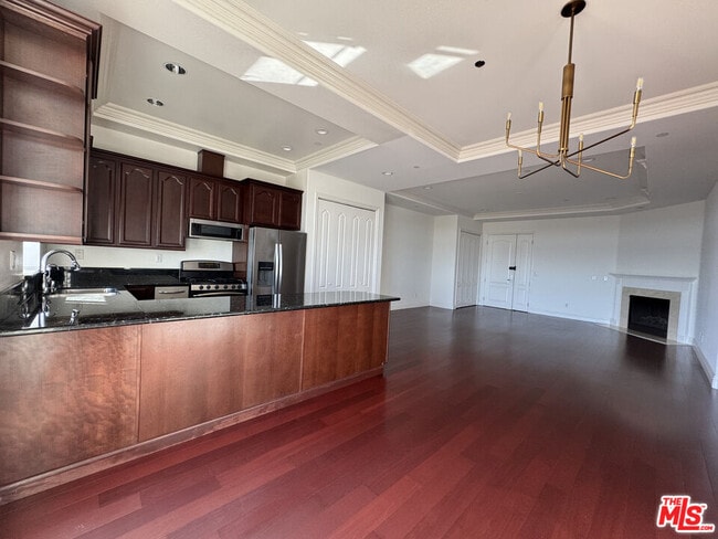 Building Photo - 700 S Ardmore Ave Unit PH4