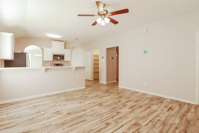 Photo - 11002 Northam Dr