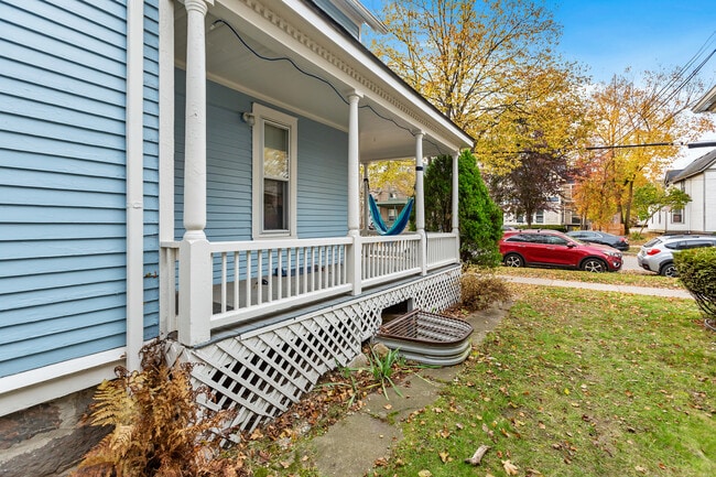 1209 E University Ave