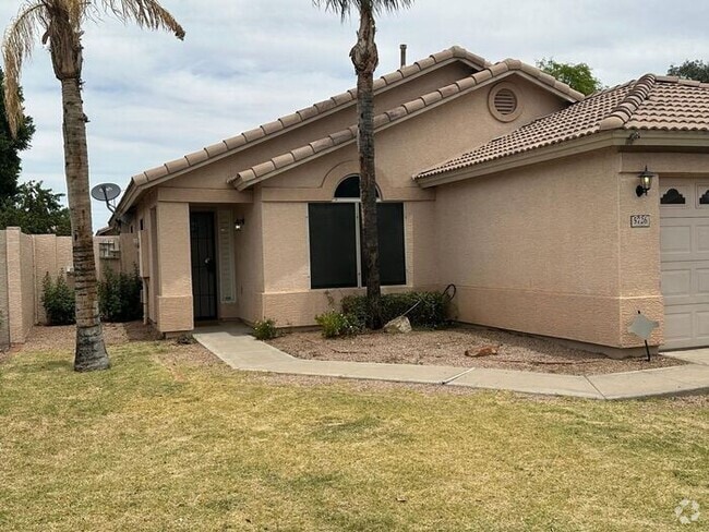 Building Photo - **Beautifully Updated 4-Bedroom Home in Pr...