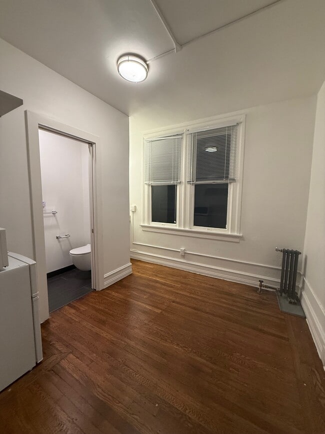 Building Photo - 696 Bush St Unit 205 Rental