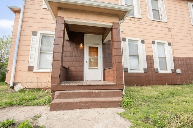731 S 7th St