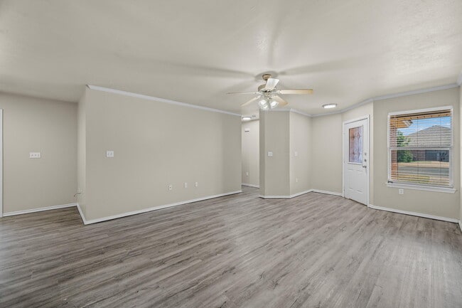 Photo - 301 N Chicago Ave