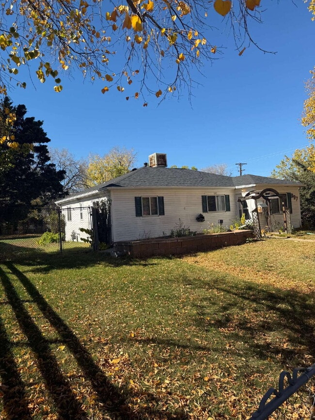 Photo - Ranch Style 3 bed, 1-1/2 bath Aurora Home ...