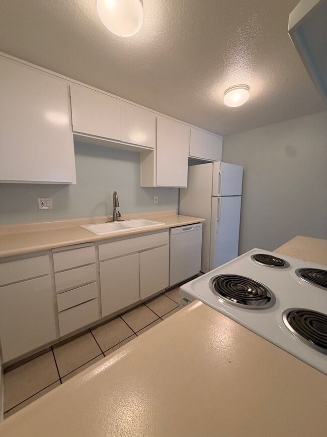 Photo - 7425 / 7427&nbsp;Robmar Court^^ Unidad 7848001002