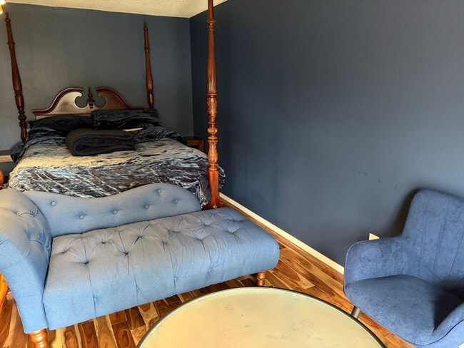 Photo - Shannon's House Unit Room A