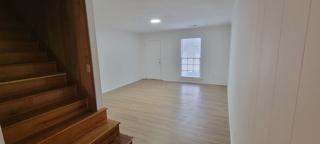 Photo - 5428 Sidbury Rd