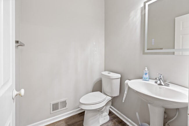 Photo - 16409 Eastwind St