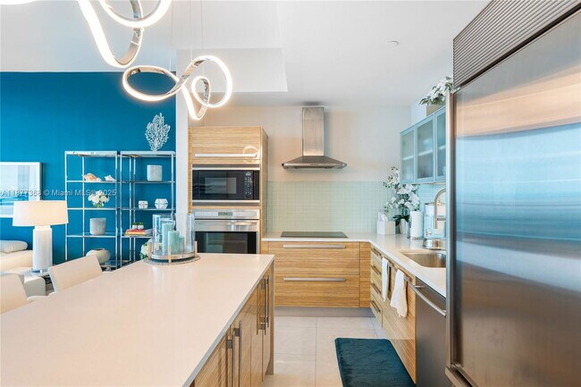 Photo - 2020 N Bayshore Dr Unidad 4004