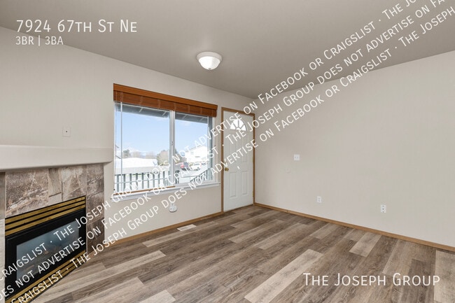 Photo - 7924 67th St NE