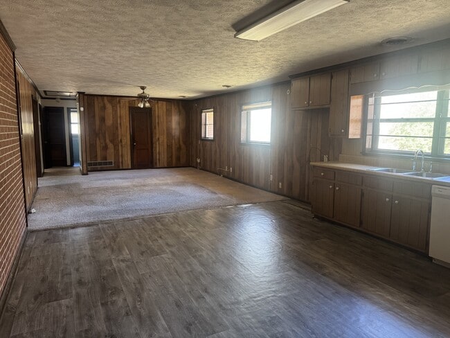 Photo - 1780 N Hl St Ext