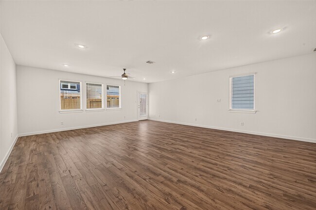 Photo - 3527 Lovebird Ln