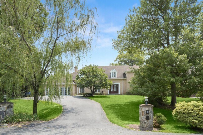 Photo - 9809 Hall Rd