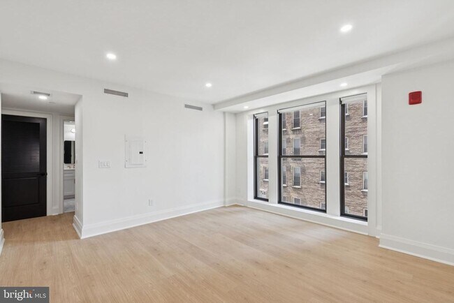 Building Photo - 135 S 19th St Unit 404 Rental