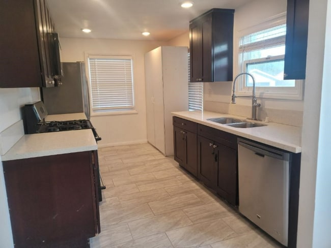 Photo - 150 W Camden Ave