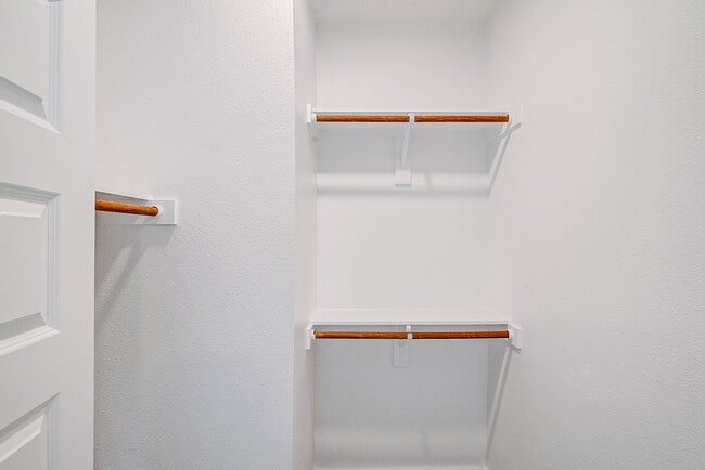 Building Photo - 28325 Birnham Woods Dr Unit 607 Rental
