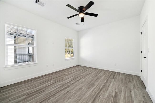 Photo - 120 W Mulberry Ave