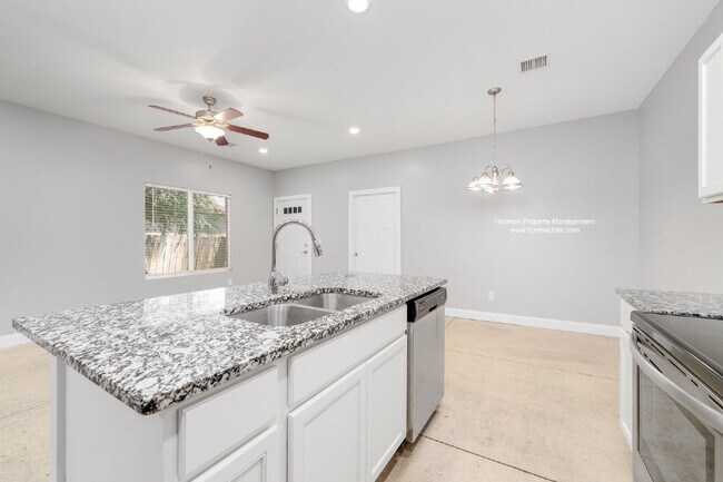 Photo - 5527 S Handley St