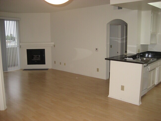 Photo - Manhattan Apts.