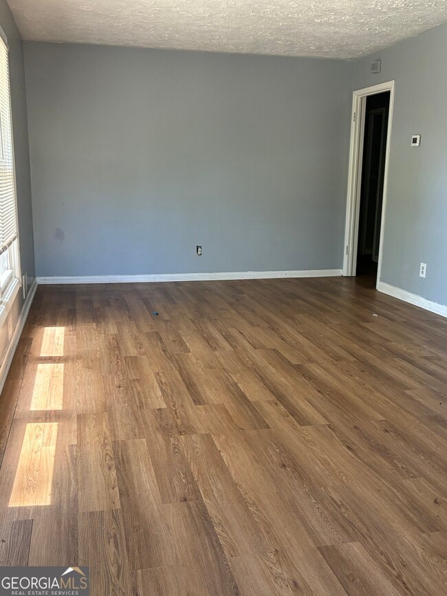 Photo - 240 Springside Dr SE