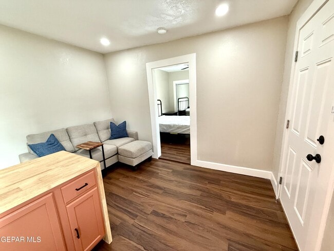 Photo - 2929 Grant Ave Unit B