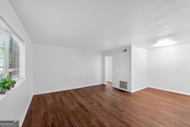 Photo - 2516 Peachwood Cir NE Unidad 1