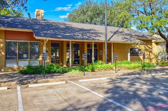 Photo - 1370 Rigsbee Dr Unit c1