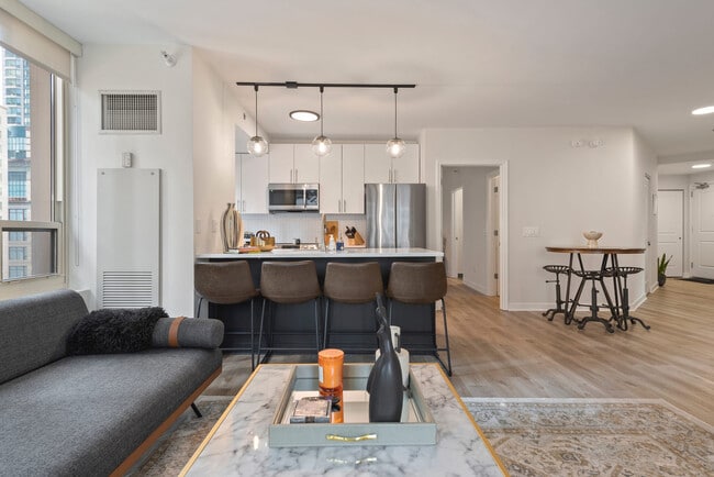 Photo - 45 E Chicago Ave Unidad ID1029605P